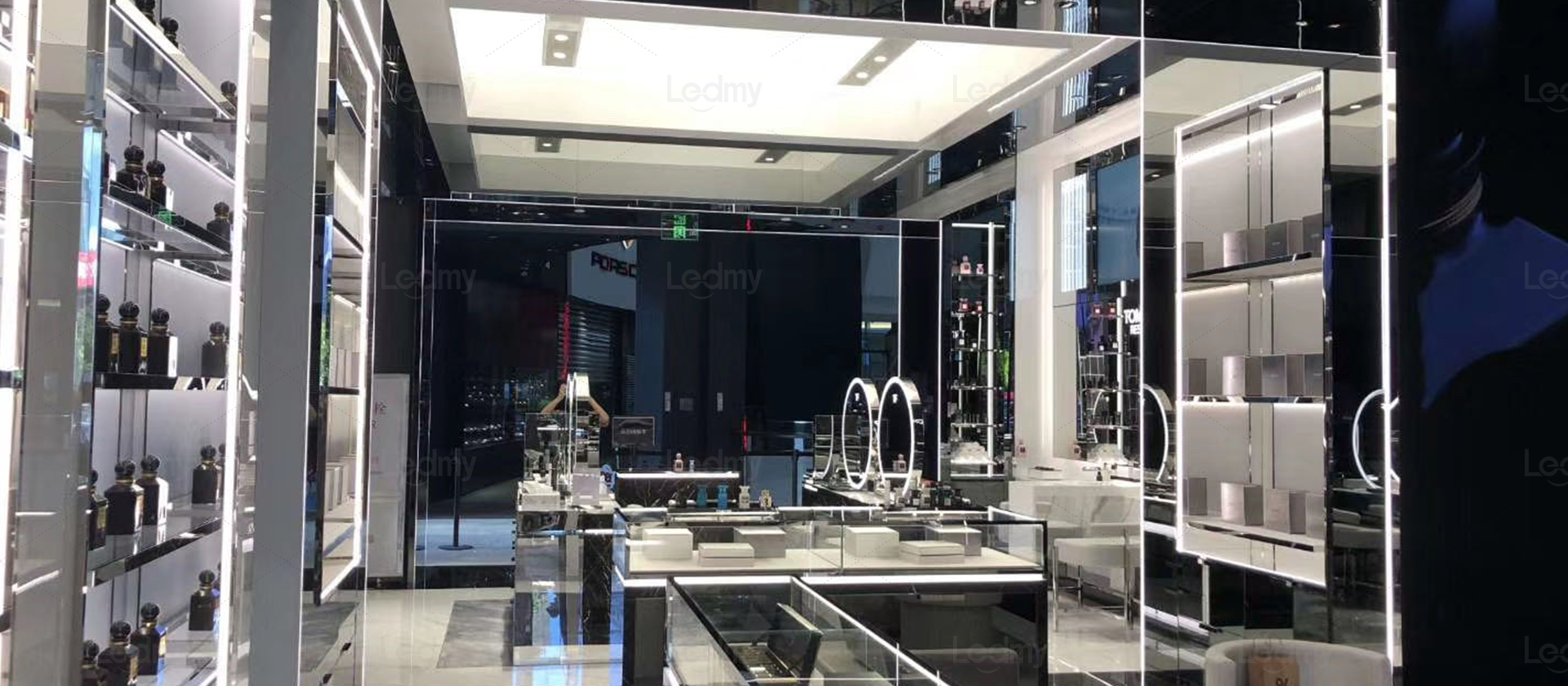 TomFord化妝品品牌連鎖店